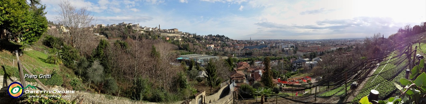 19 'Scaletta delle more' tra orti con vista in Citta Alta.jpg